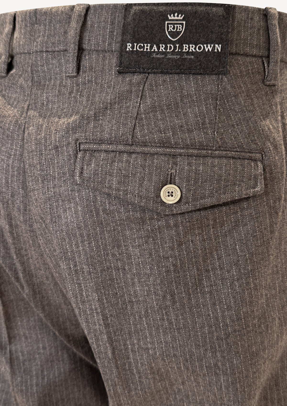 Pantalone Bali con una pince