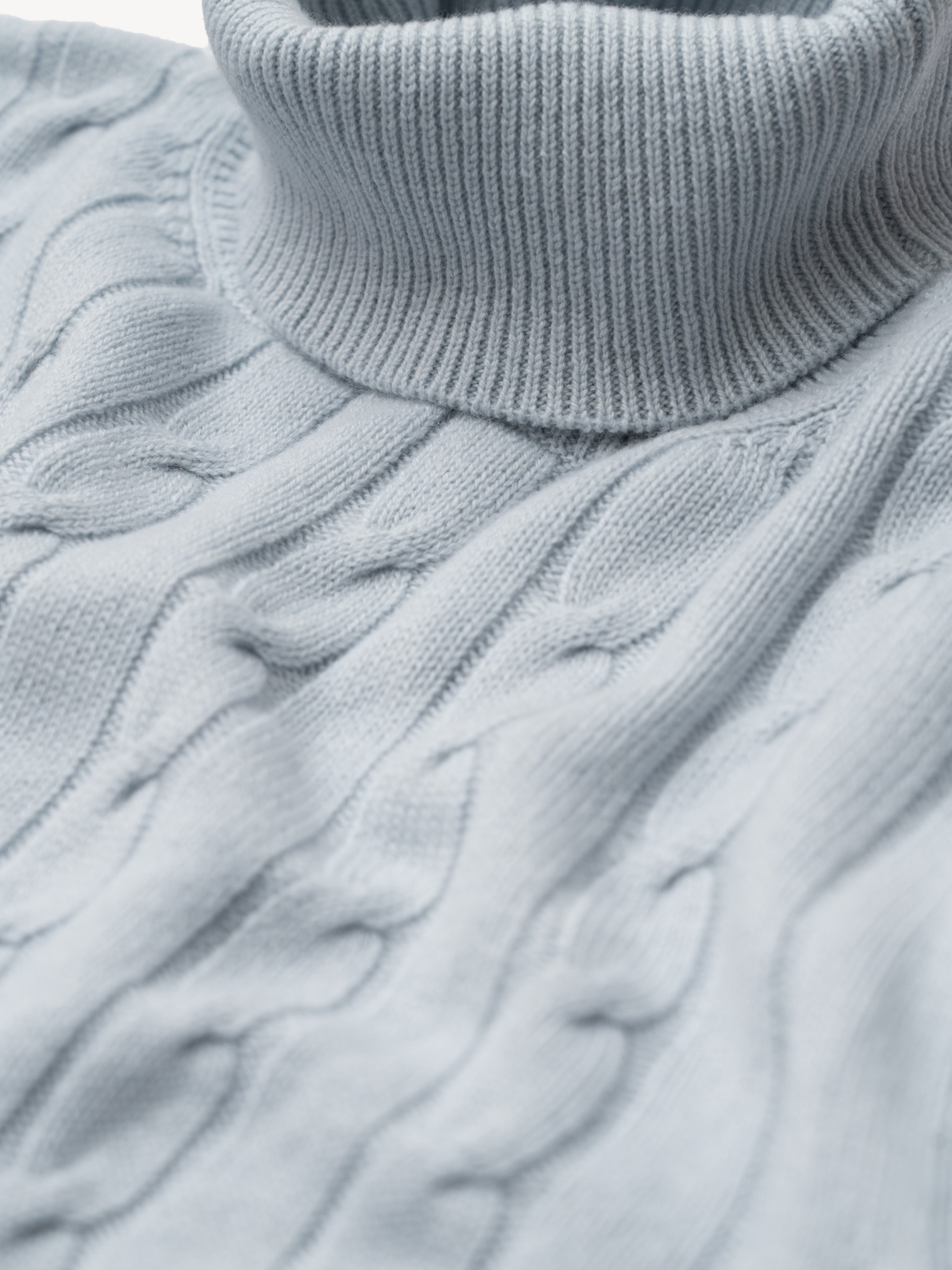 Thomas turtleneck