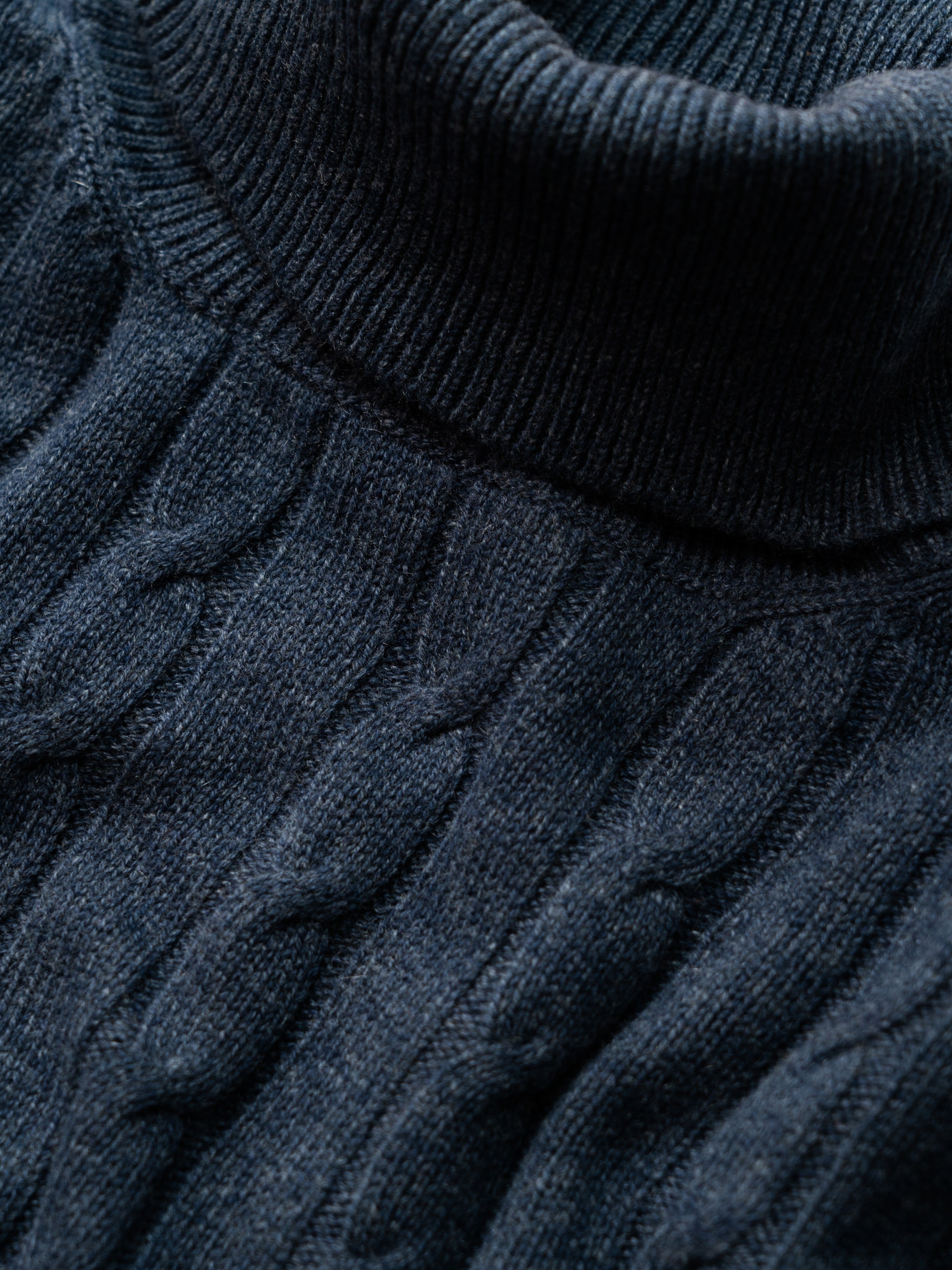 Thomas turtleneck